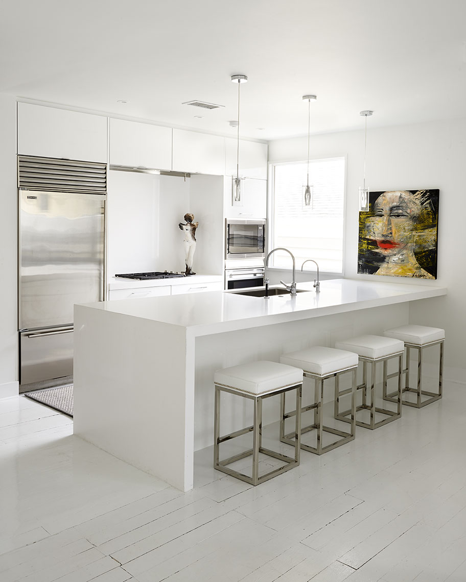 Villa Vicci white kitchen by Alison Gootee Photography