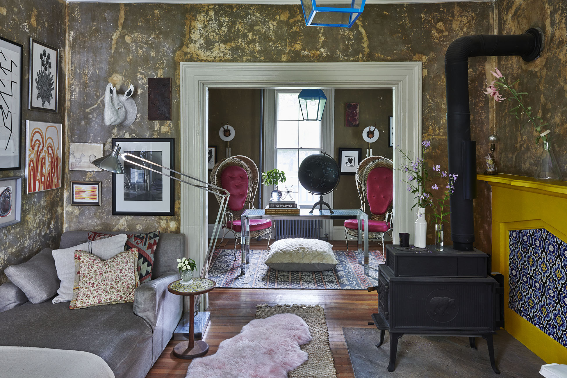 Distressed walls in farmhouse in MartinBourne Home by Alison Gootee Photography