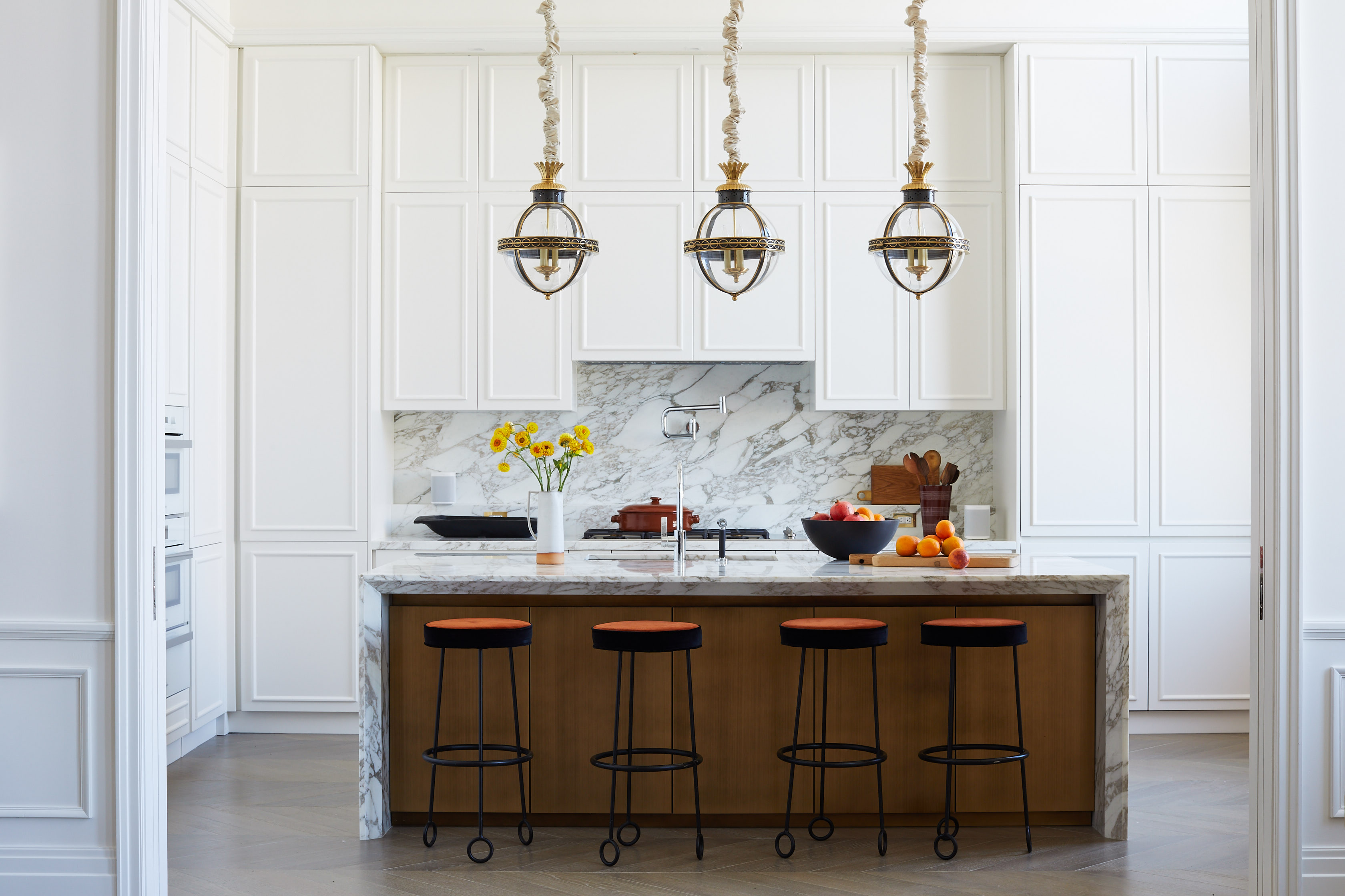 Kitchen island with vintage stools for Elle Decor Magazine by Alison Gootee Photography