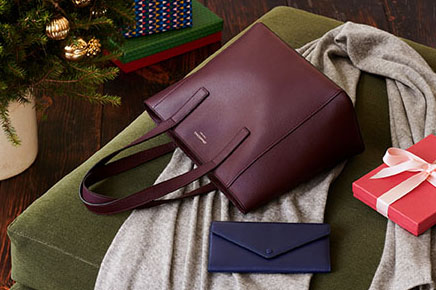 handbag on chaise by Alison Gootee Photography 